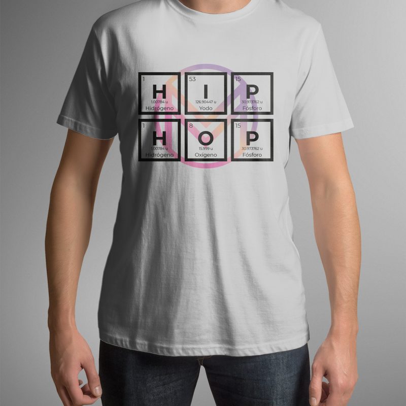 Camiseta blanca magnetico.studio con diseño Hip Hop inspirado en la tabla periódica